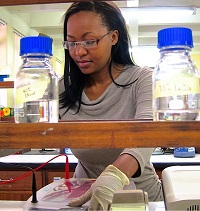 Pelly-Malebe-in-the-lab-2012_0